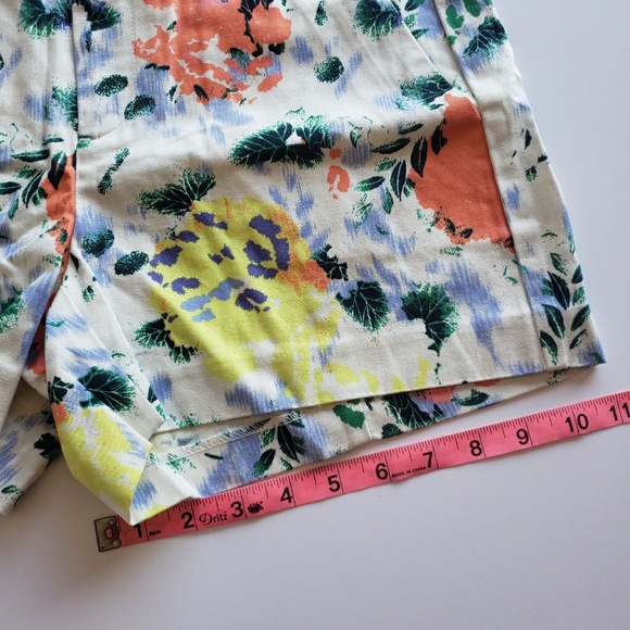 Gap White Shorts Floral Print womens size 4 - Picture 7 of 8